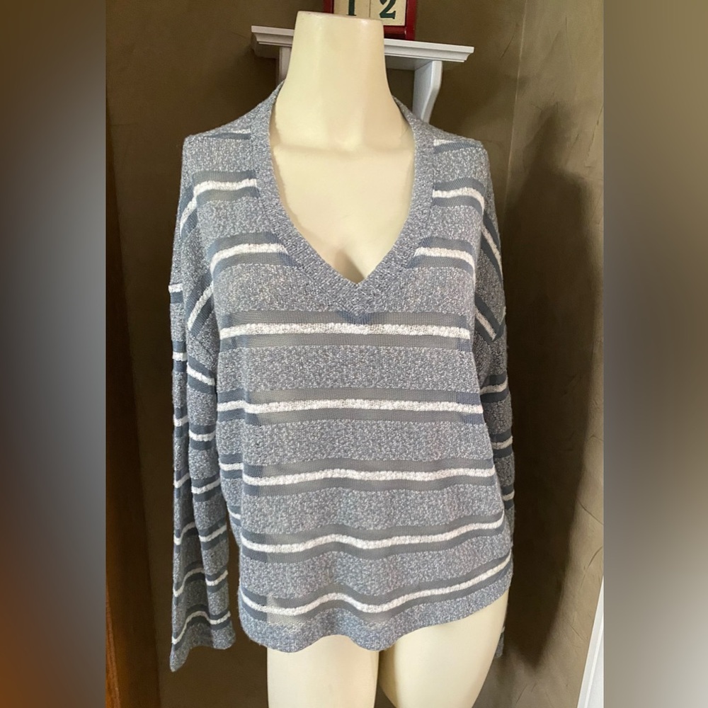 Voy gray/ white stripe sweater Semisheer women’s size Small
